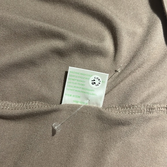 ~ new ~Short Sleeve Pocket A-Line Dress in size Medium by Garnet Hill - Picture 8 of 11